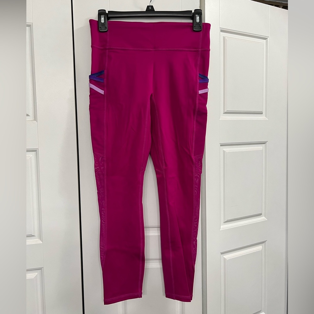 Fabletics Trinity Motion365 Mid-Rise 7/8 Leggings - Medium